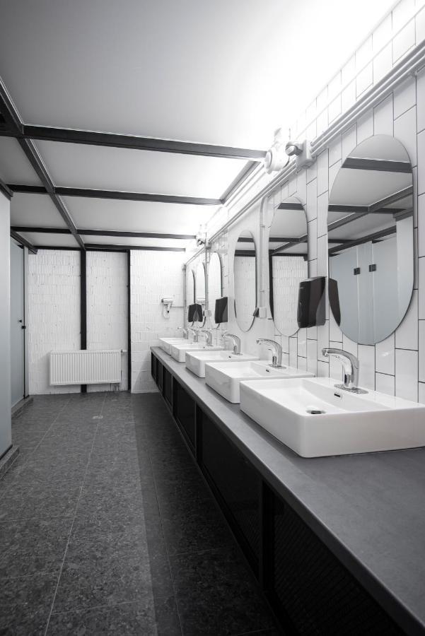 Capsule Hotel Constellation 91 Lviv Buitenkant foto